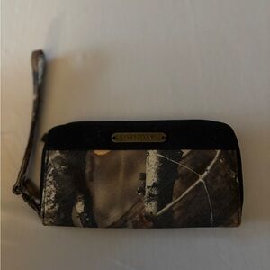 Legendary Whitetails Camo Wristlet with Black Trim and Gold Logo Looks New